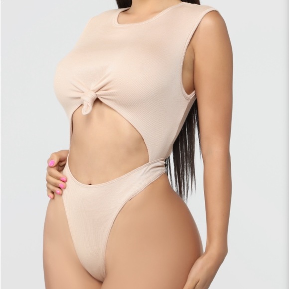 Bodysuit doesn’t fit and it was final sale - Picture 2 of 2